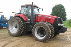 AGRICULTURAL TRACTOR (AGRICULTURAL AND FARM)